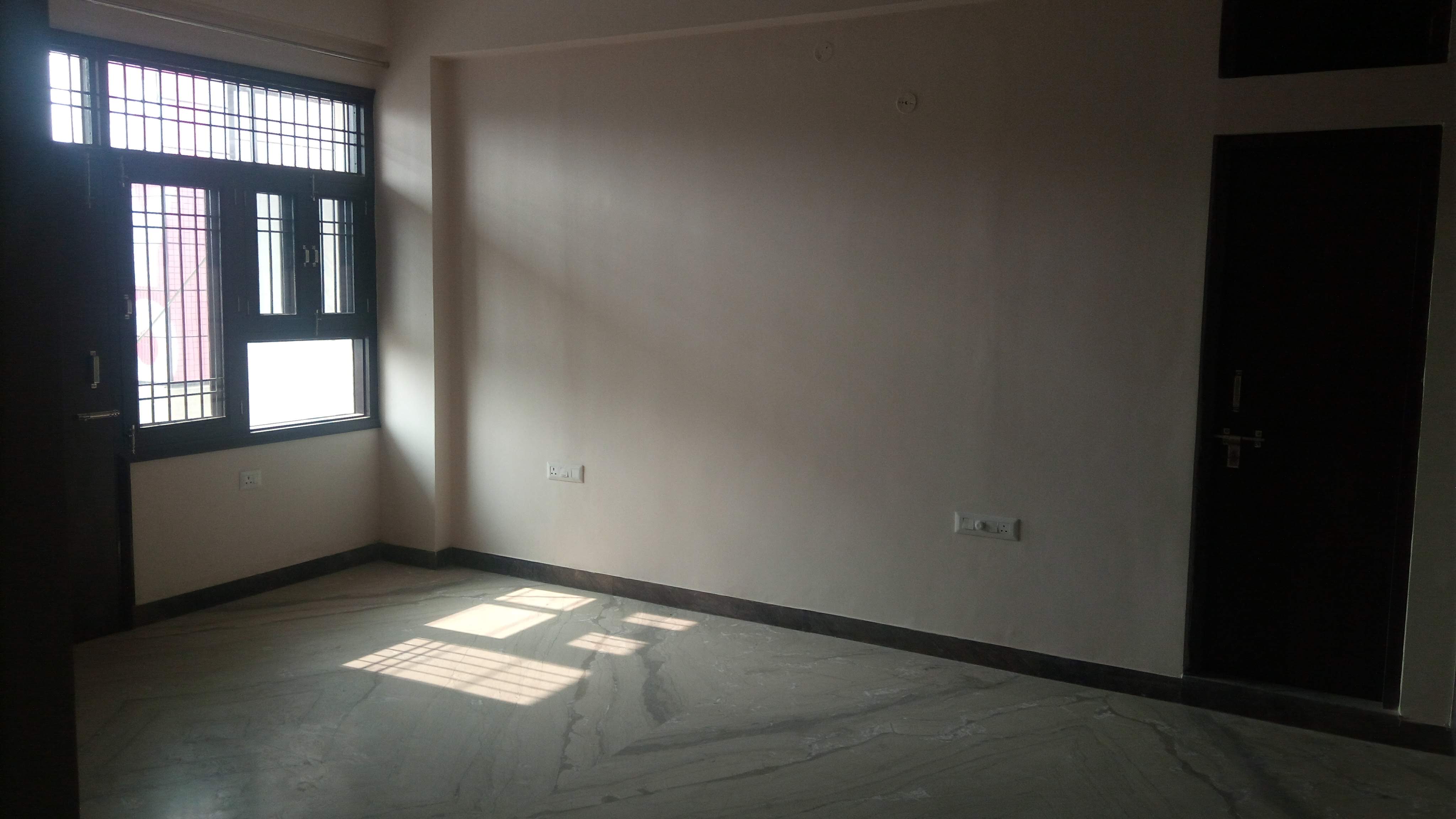 residential / commercial flat for rent at swej farm area 