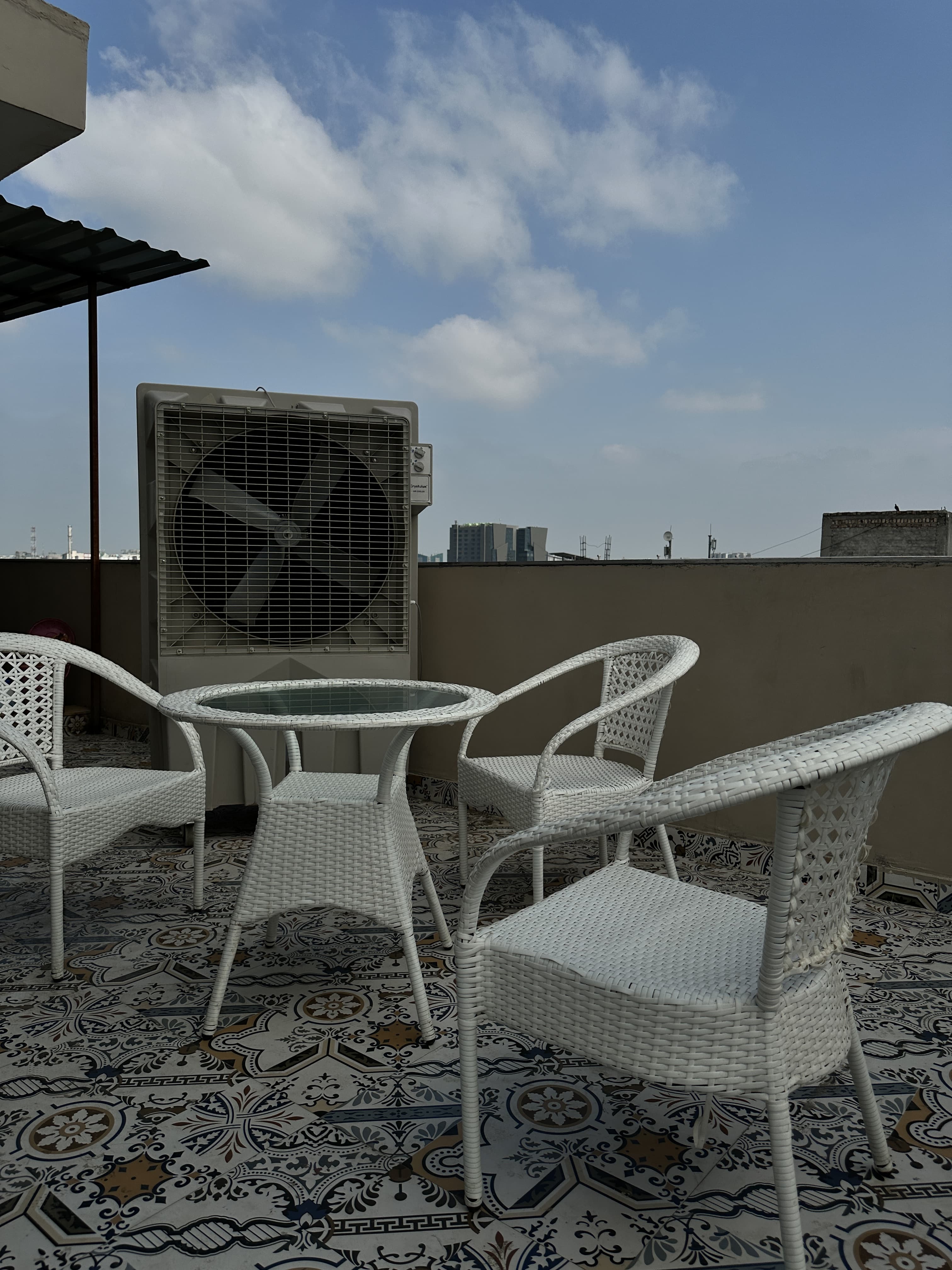 1RK in Gurugram near Maruti factory Uddyoug Vihar sector 18