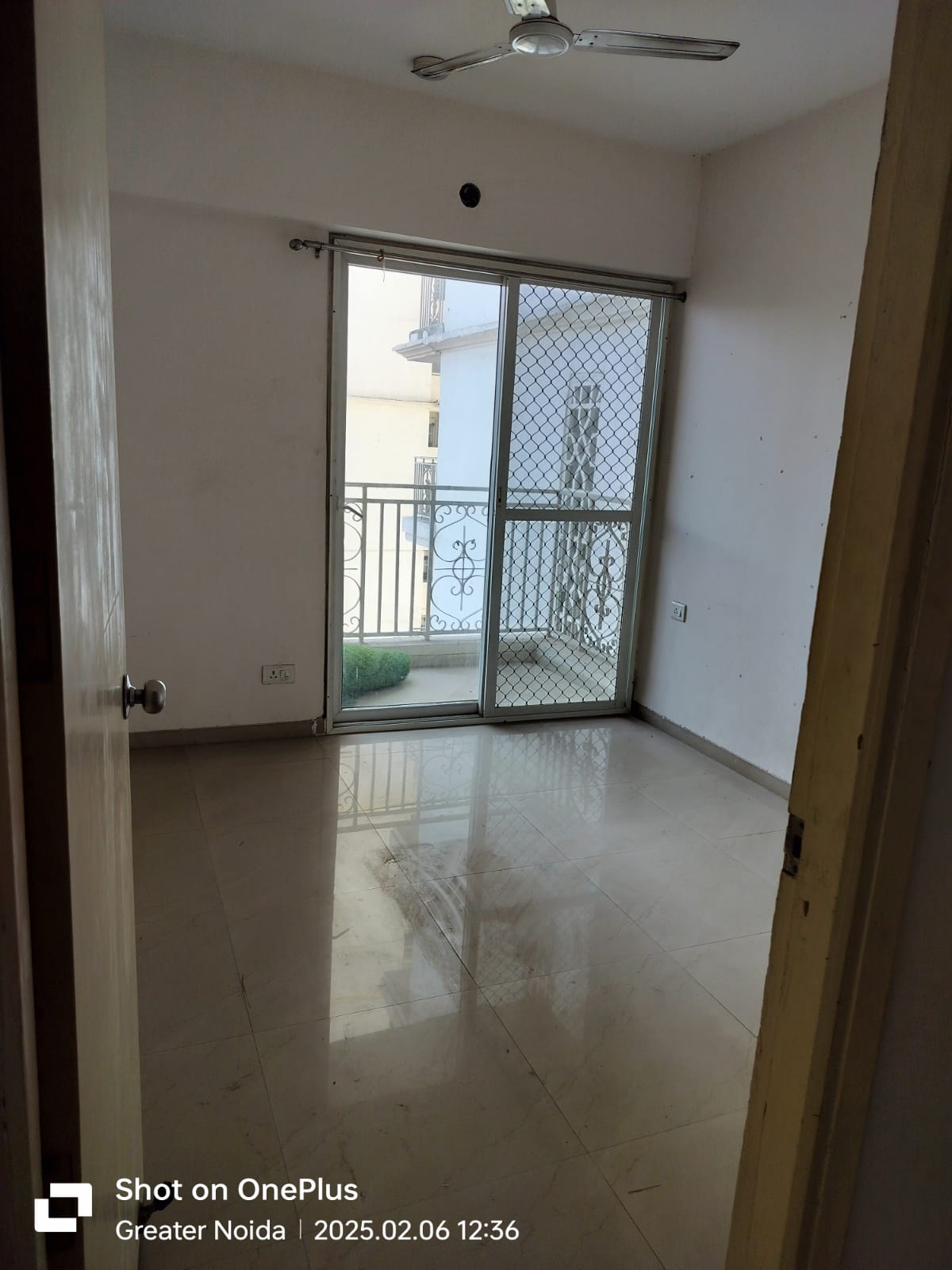 2BHK Flat Available For Rent  In Mahagun Mantra-1 Greater Noida West