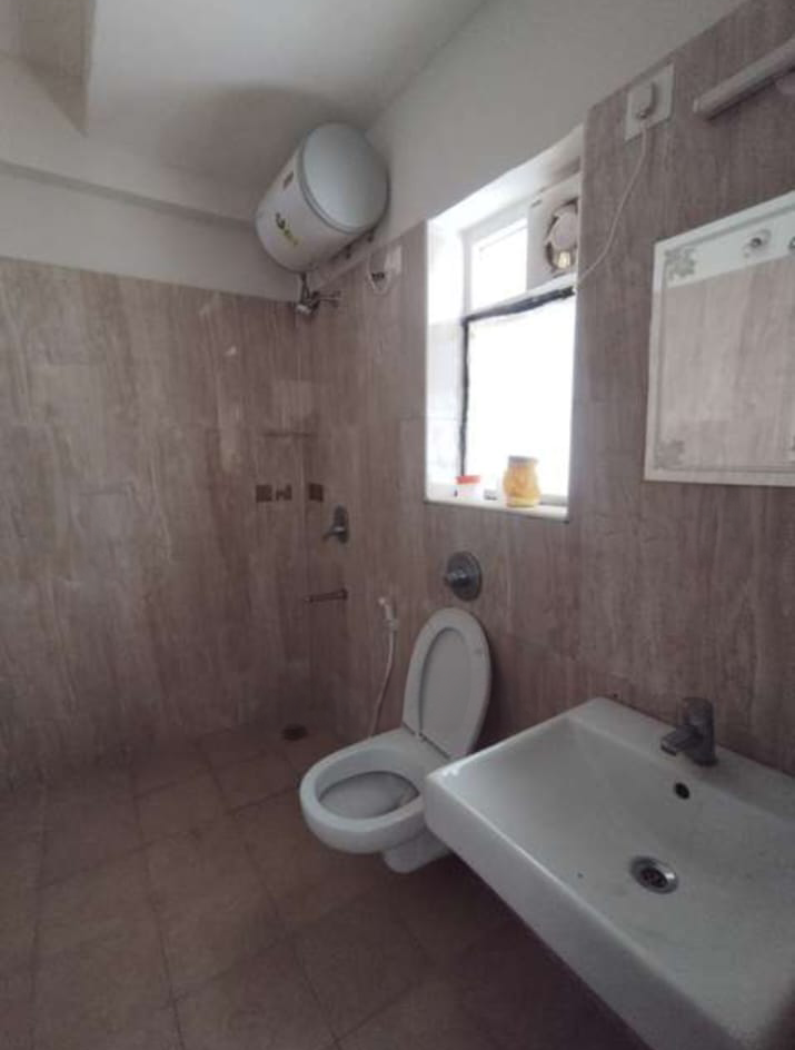 3 Bedrooms , 3 Bathrooms, 1 Balcony with Pooja Room,Store Room,Study Room