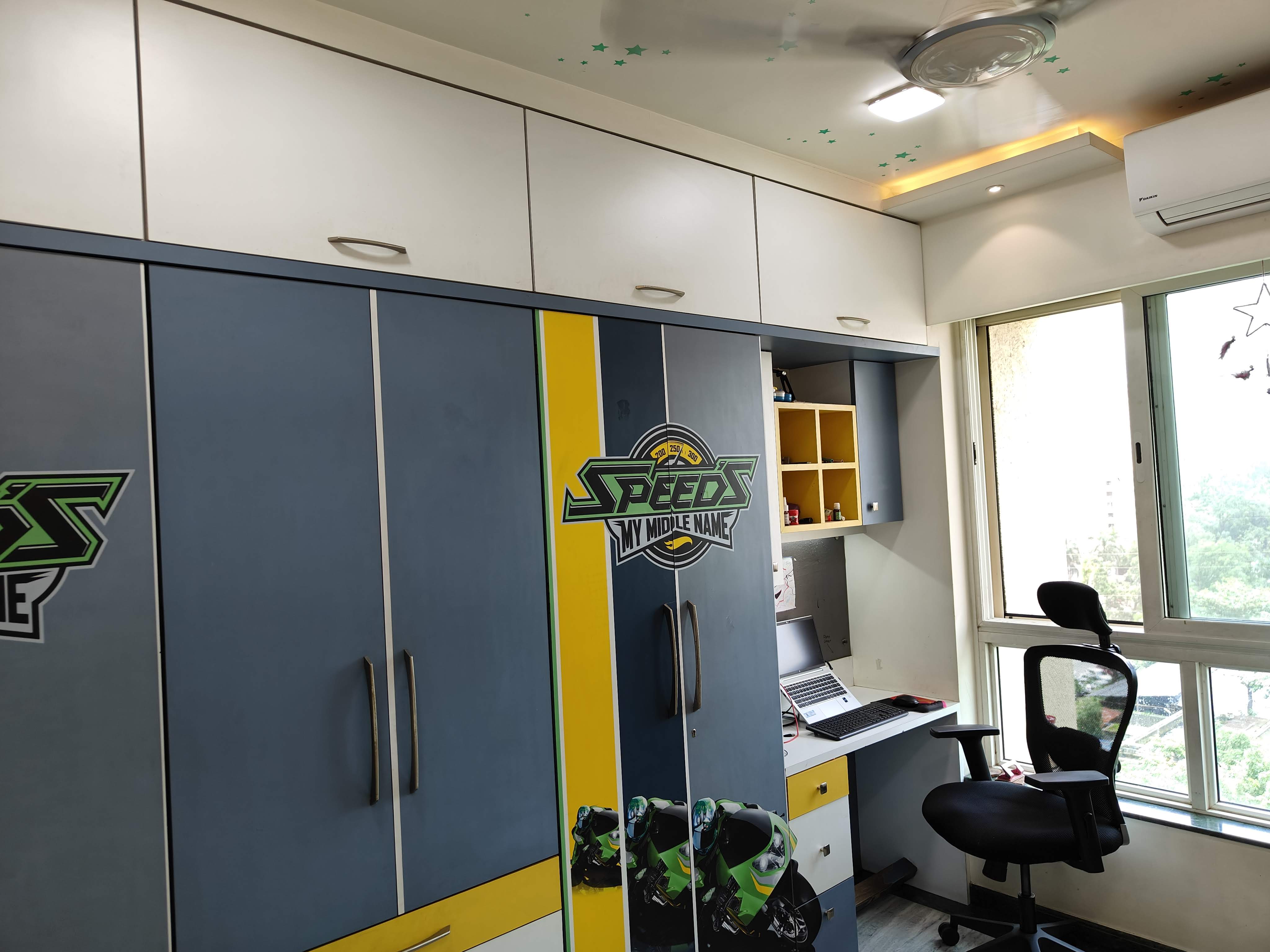 2 BHK (fully furnished) available for sale in Jasper (9th floor) – Both direct buyers as well as brokers are welcome