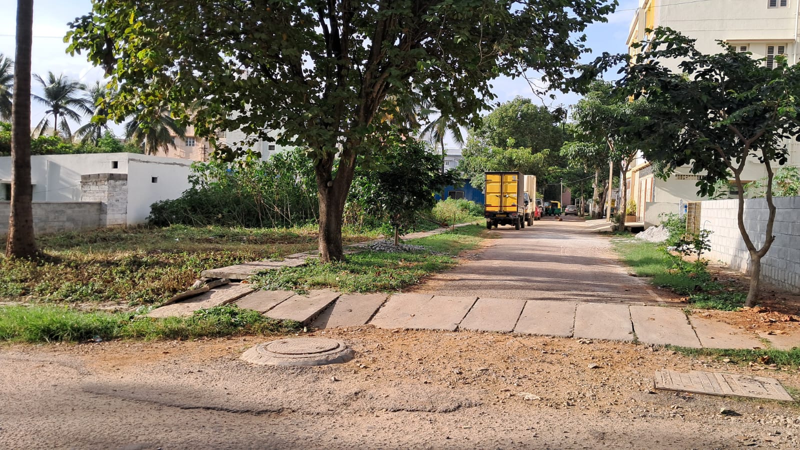 Prime Semi-Commercial Corner Plot for Sale – Ideal Location & Excellent Connectivity!