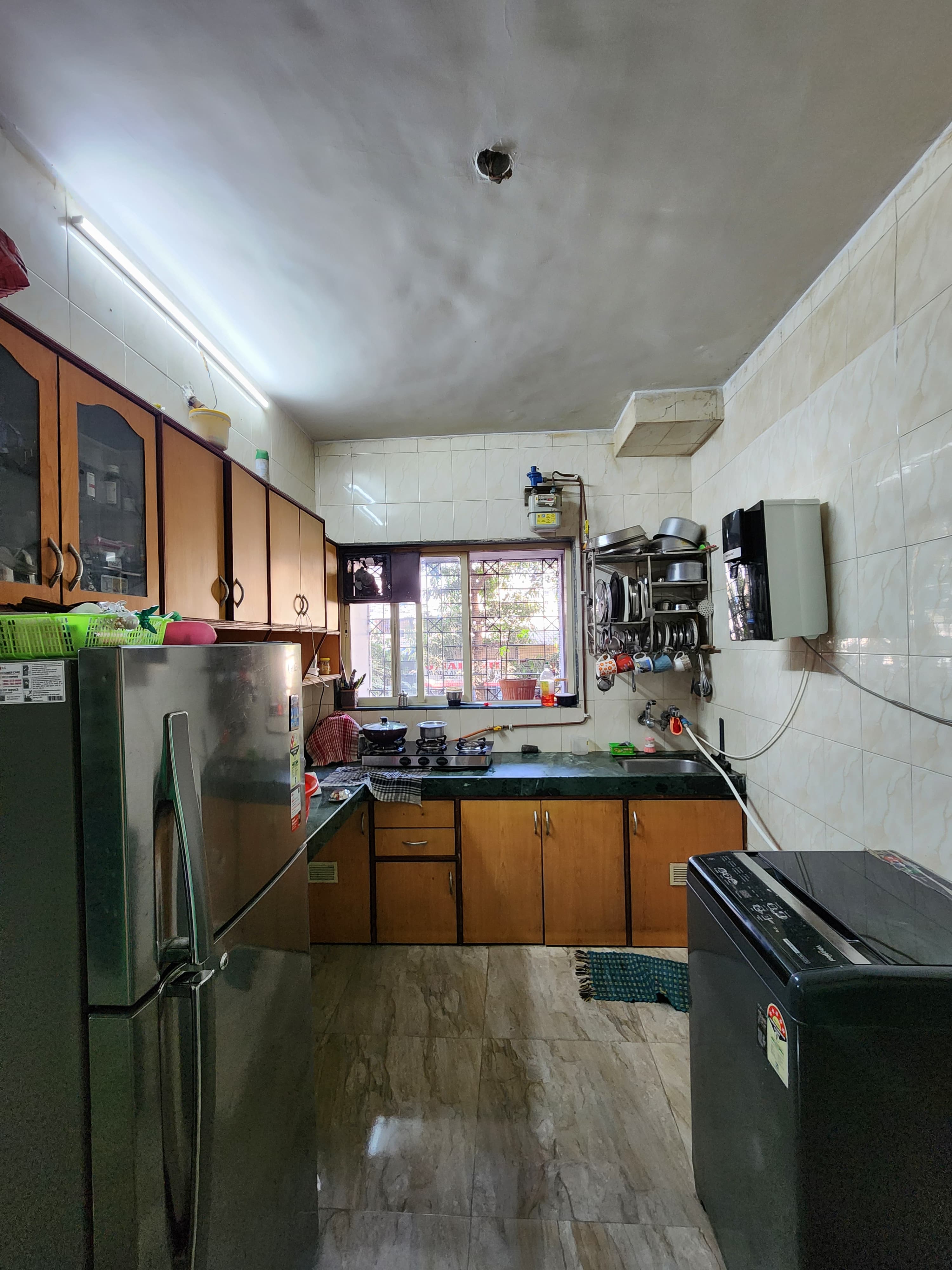2BHK Flat for SALE in Lokhandwala Kandivali E