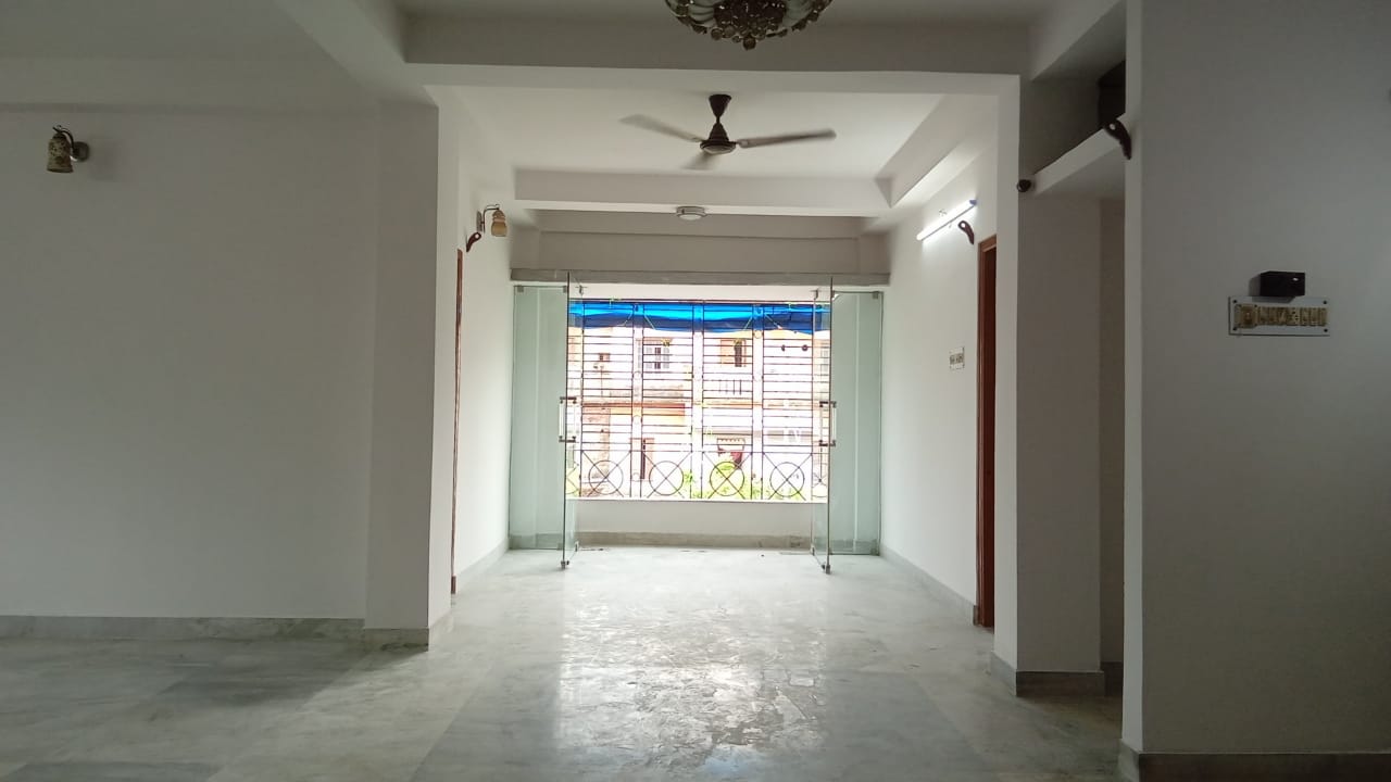 Ready to move in South facing, 3BHK flat in 2nd Floor with Lift which is only 10 minutes walking distance from the Behala Sakherbajar Metro station