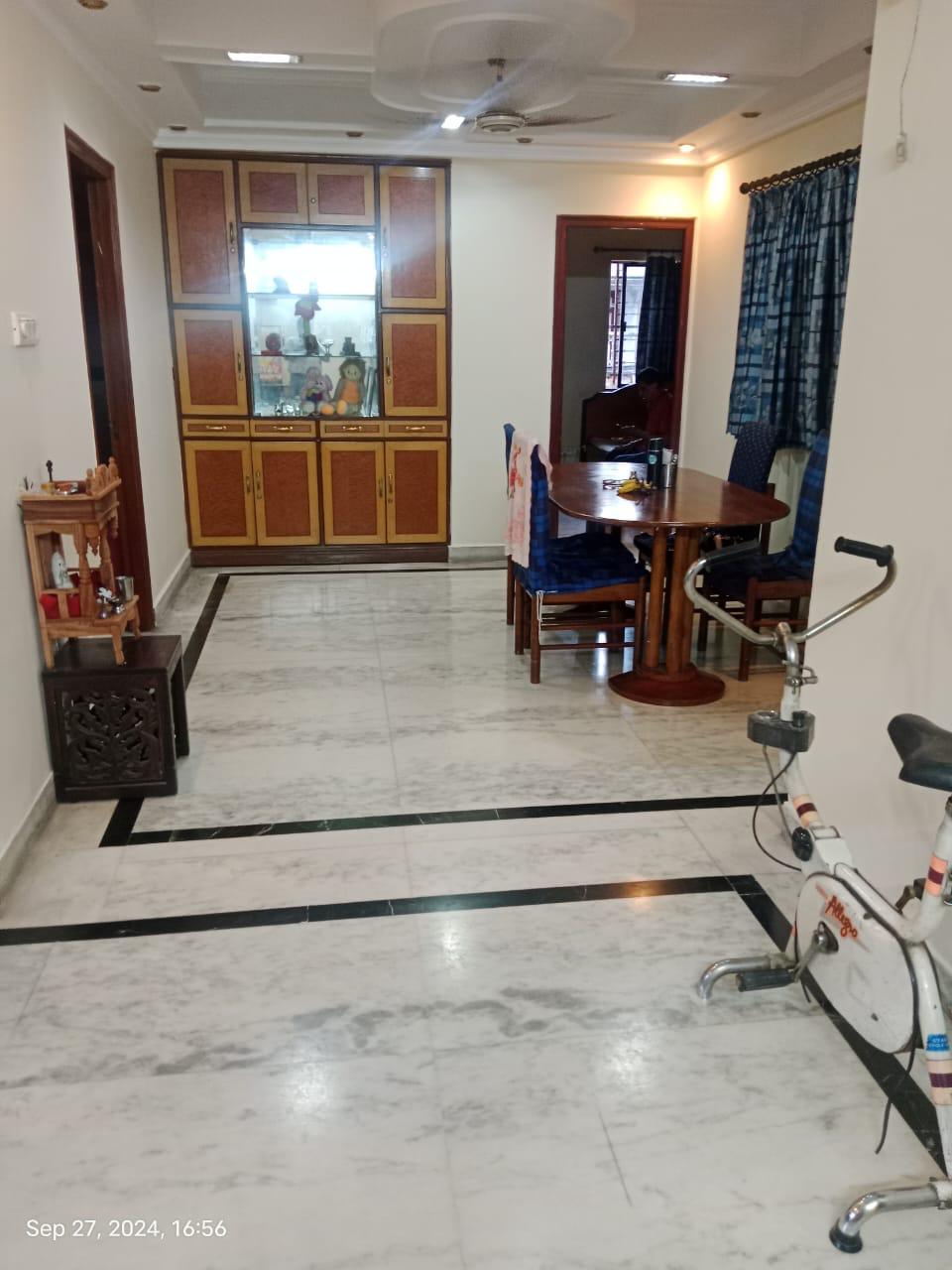 Ready to Move 3 BHK flat at Chakraberia Road South, Bhowanipore