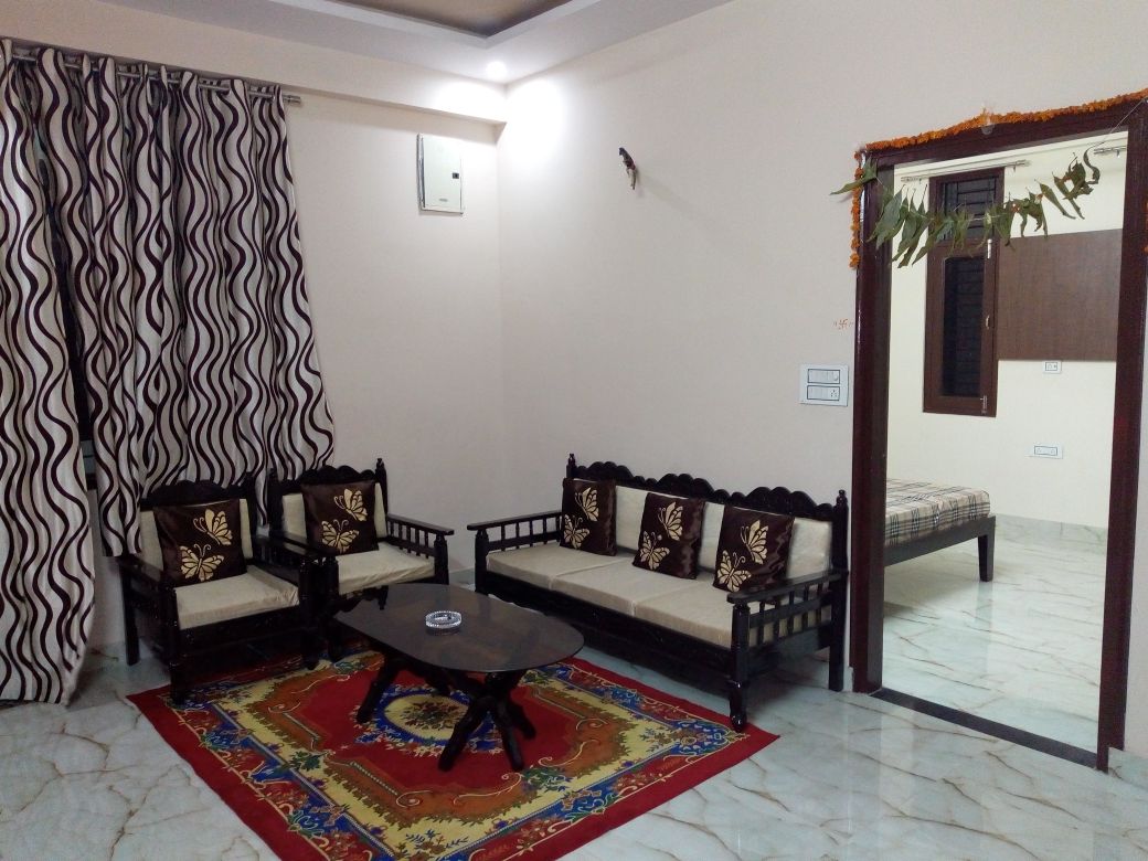 3 BHK Semi furnished Flat  in Vaishali west, near Teoler Unbounded school Maharana Pratap road. 