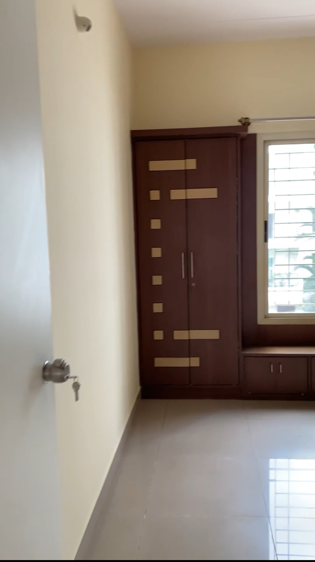 Nandi Woods - 3BHK Flat with 2 balconies and covered car parking is available for rent immediatley