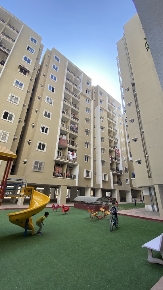 fully furnished 3BHK flat in Unnati Nilay - Sirsi Road On Road