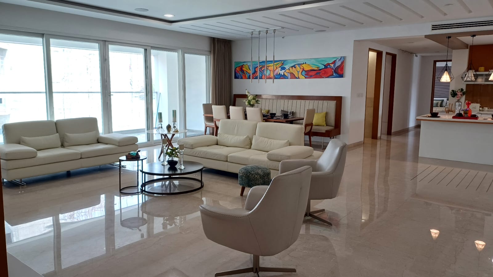 Uber Luxury flats available for outrate in opulent Spire on bannergatta road 