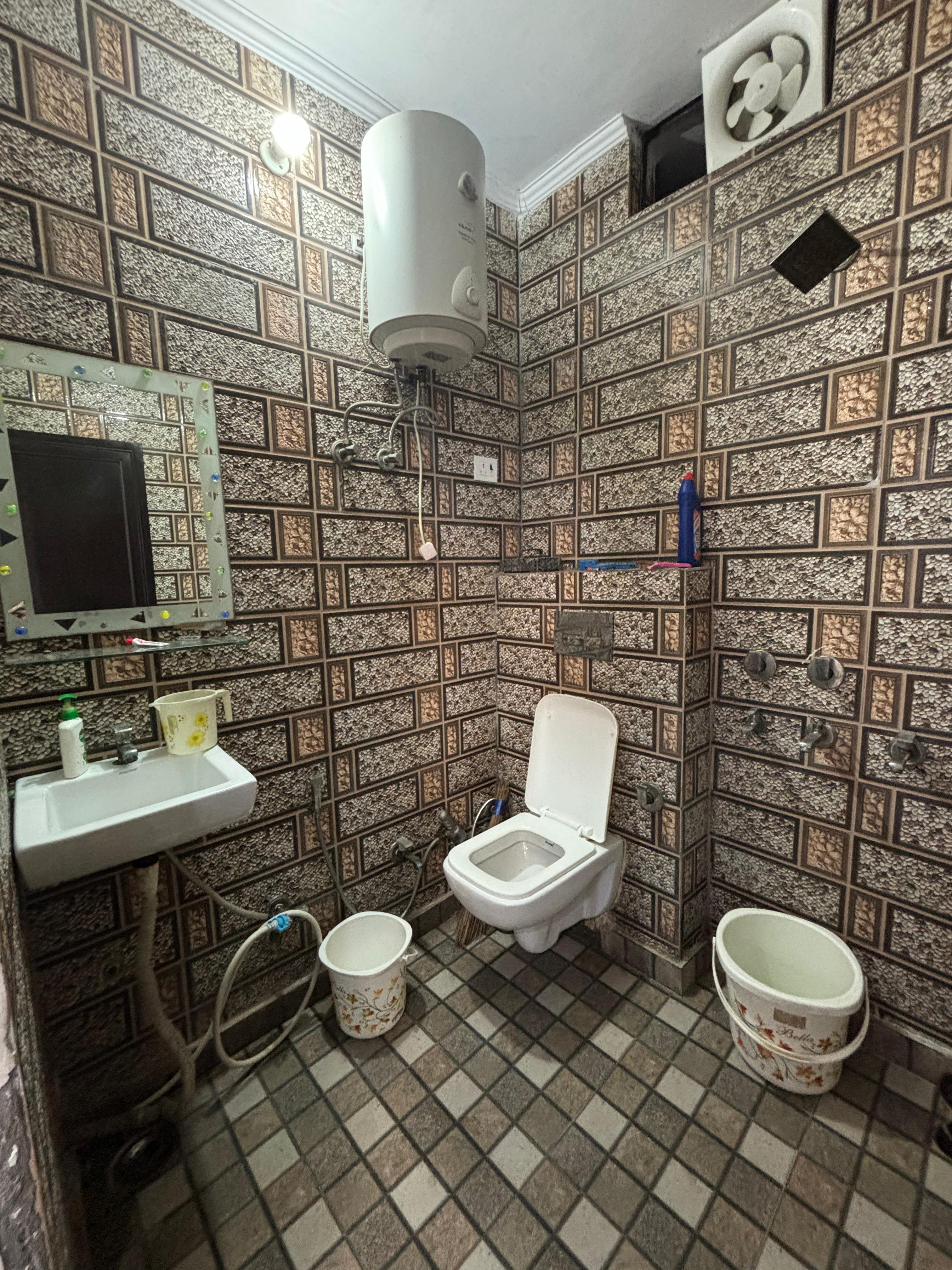 Luxury Furnished Room Available for Girls – Dwarka Sector 3