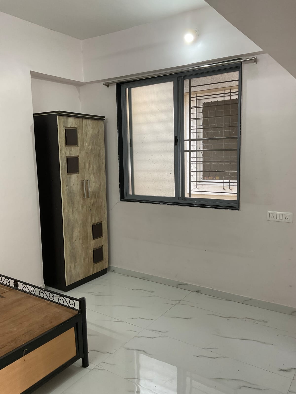 1 bhk semi furnished flat on rent 